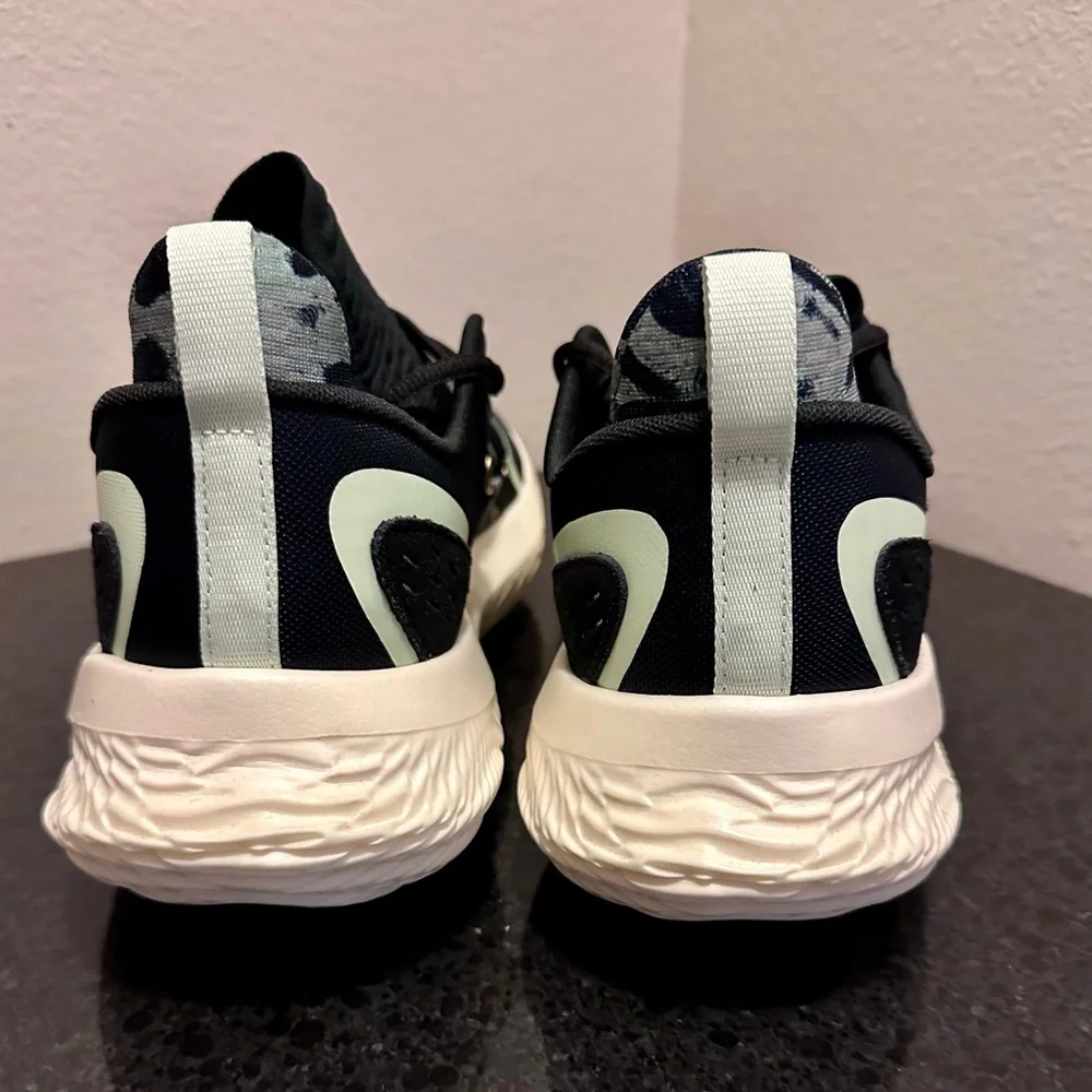 Under Armour FUTR X 4 Sneakers – Black / Retro Green Camo Mens Size 13 - Picture 4 of 5